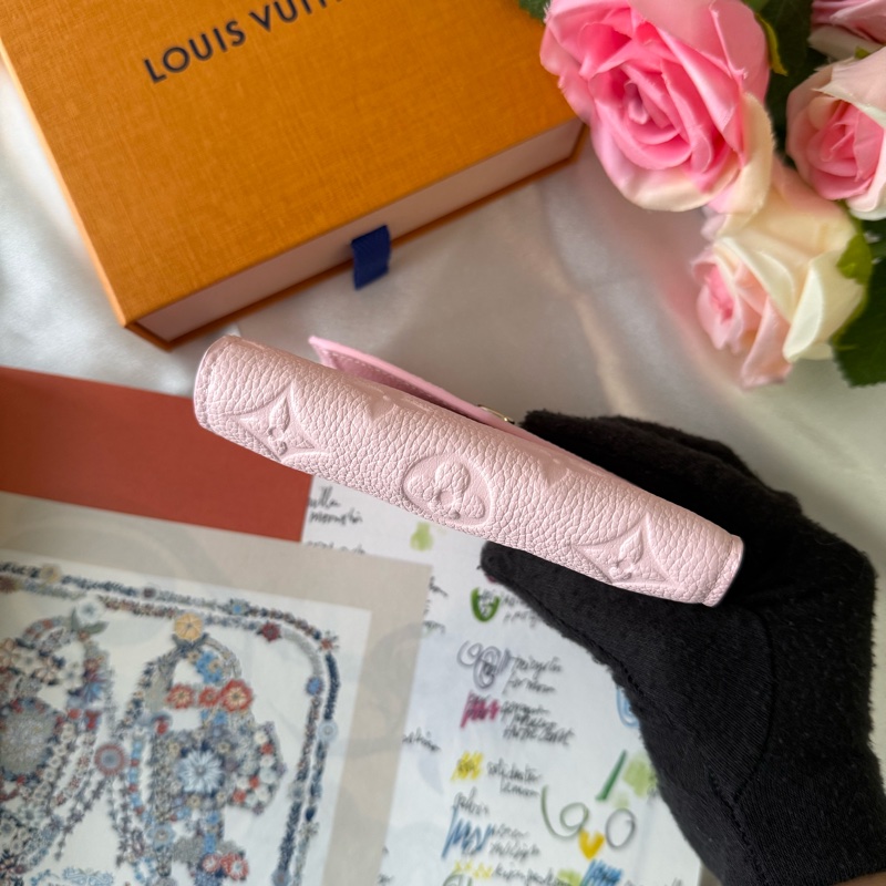 Monogram VICTORINE牛皮壓印零錢袋短夾(彩紙粉)-5