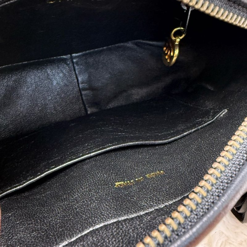 Chanel Vanity Case 相機包 黑色 V紋 羊皮 小號 金扣-5