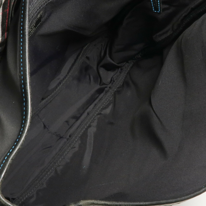 BURBERRY 尼龍Shouldere Bag銀扣肩背袋-4