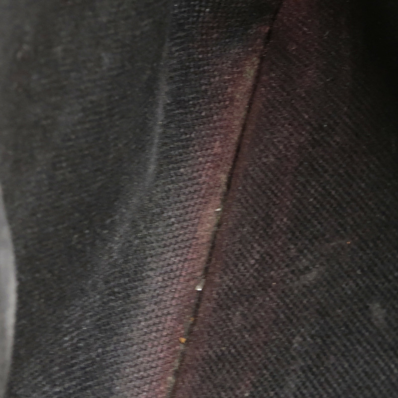 GUCCI 塗層帆布GG Supreme Messenger銀扣肩背袋-18