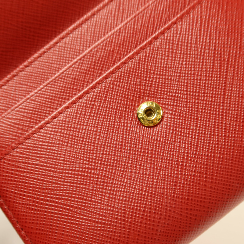 PRADA 牛皮皮革Portafoglio Pattina金扣錢包-7