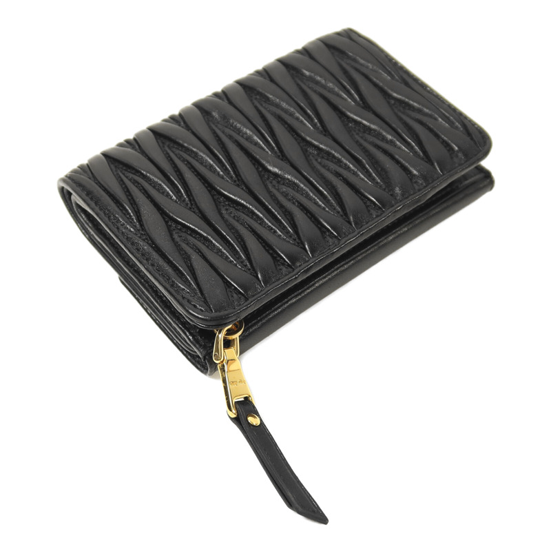 Miu Miu 羊皮皮革Wallet金扣錢包-3