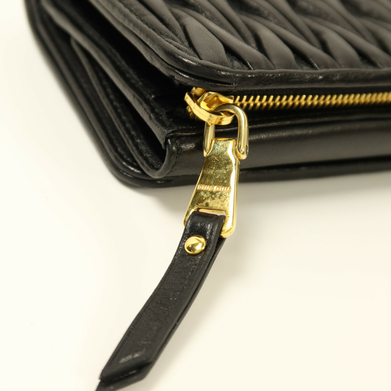 Miu Miu 羊皮皮革Wallet金扣錢包-7