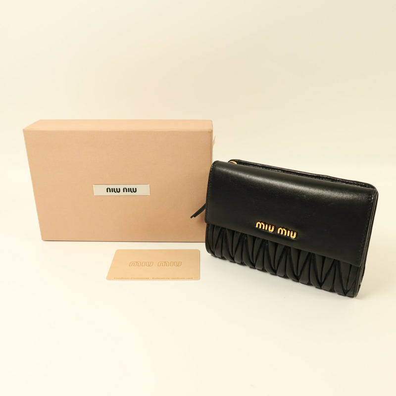 Miu Miu 羊皮皮革Wallet金扣錢包-8