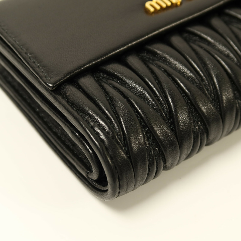 Miu Miu 羊皮皮革Wallet金扣錢包-9