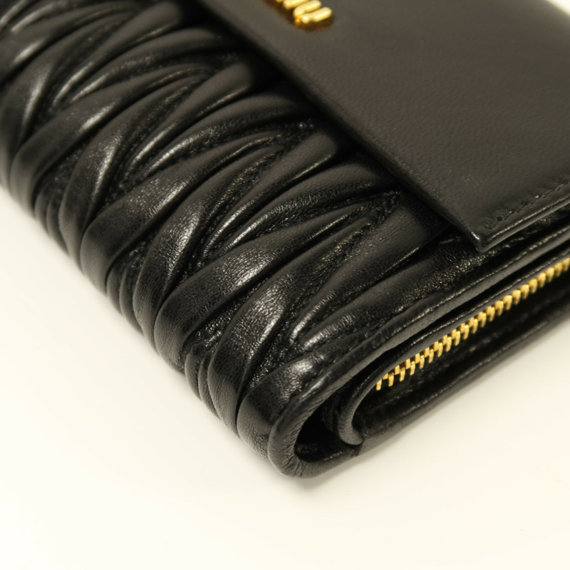 Miu Miu 羊皮皮革Wallet金扣錢包-10