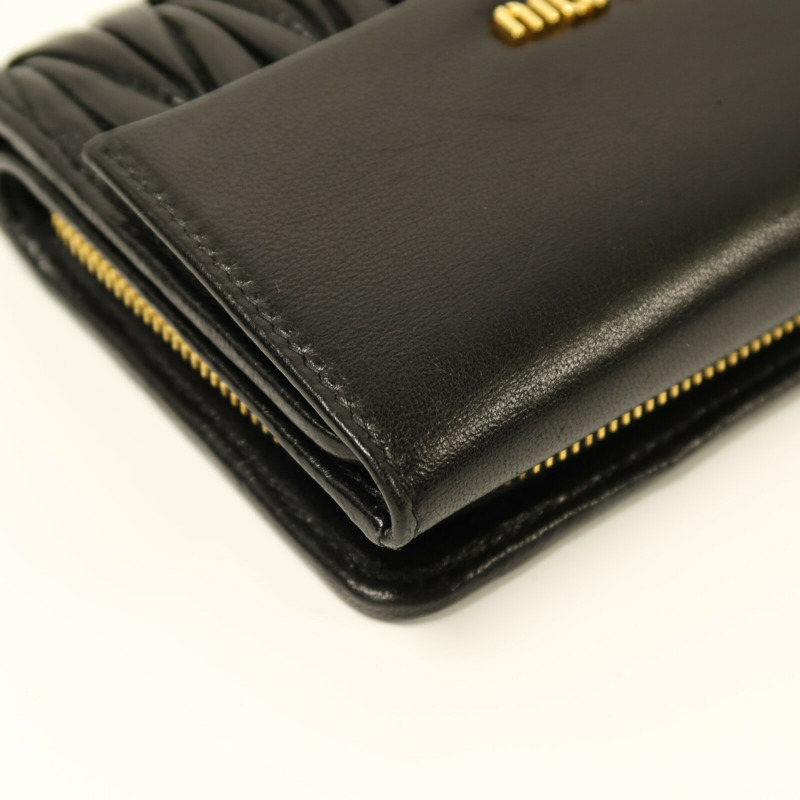 Miu Miu 羊皮皮革Wallet金扣錢包-11