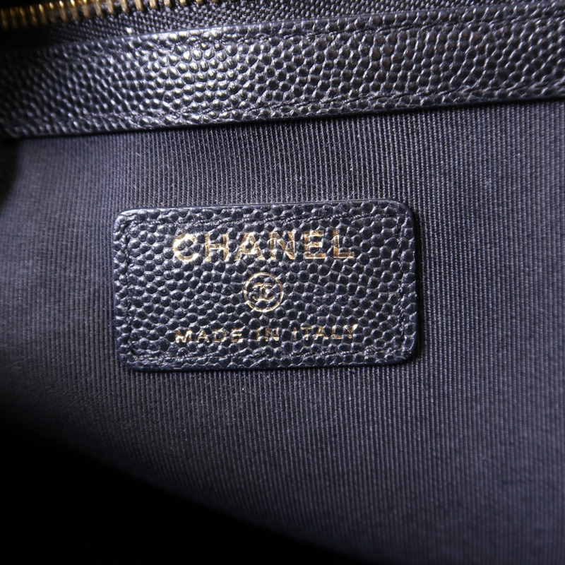 CHANEL 牛皮皮革Pouch金扣手拿包-5