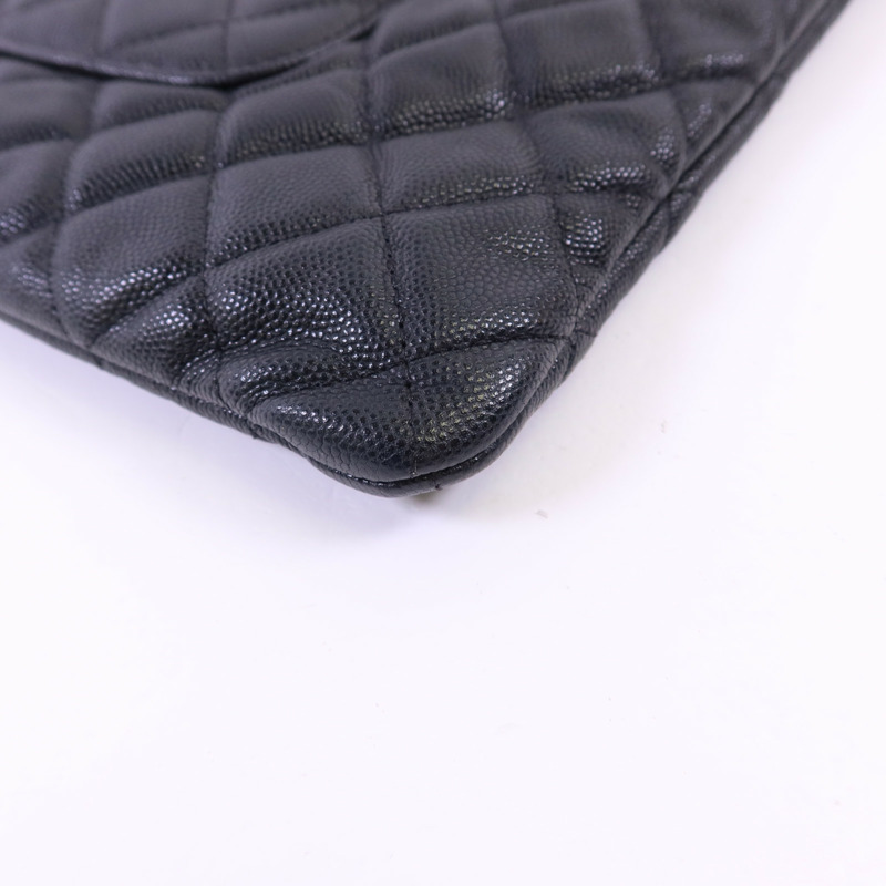 CHANEL 牛皮皮革Pouch金扣手拿包-12