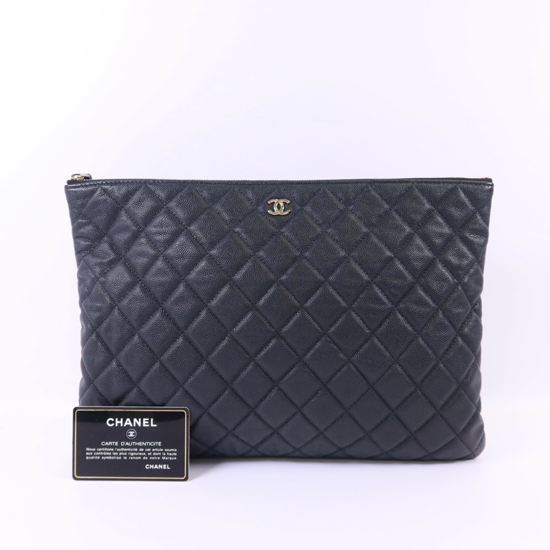 CHANEL 牛皮皮革Pouch金扣手拿包-18