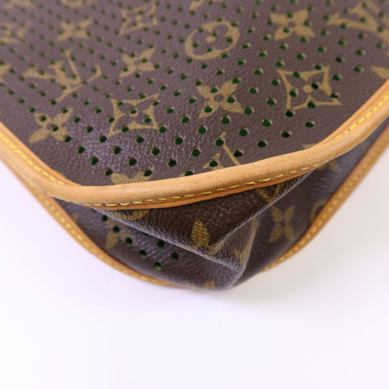 LOUIS VUITTON Monogram Perfo Musette金扣肩背袋-13