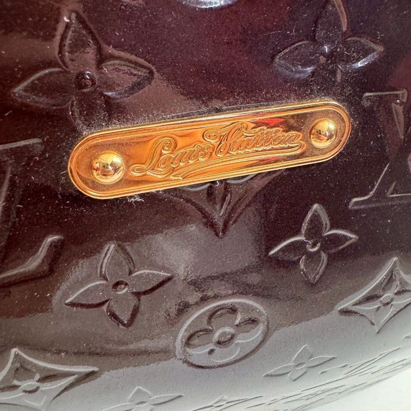 ✨93成新 復古包款 LV酒紅色漆皮肩背包-9