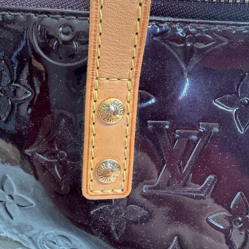 ✨93成新 復古包款 LV酒紅色漆皮肩背包-15