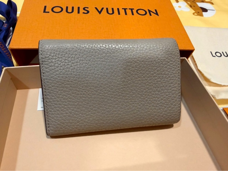 LV Capucines 短夾 奶茶色 三摺 LOUIS VUITTON M62159-3
