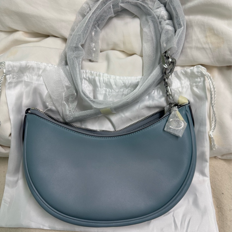 coach肩背手提多用半月包灰藍色-0