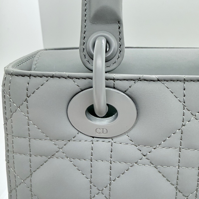 Lady Dior 中型五格 啞光灰-1