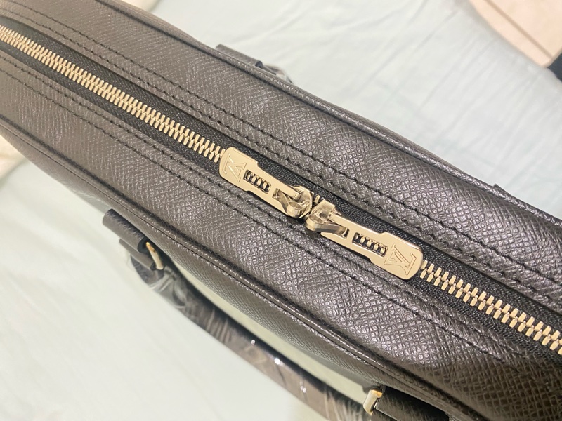 Louis Vuitton-Porte-documents Voyage PM 公事包 黑色 全新-5