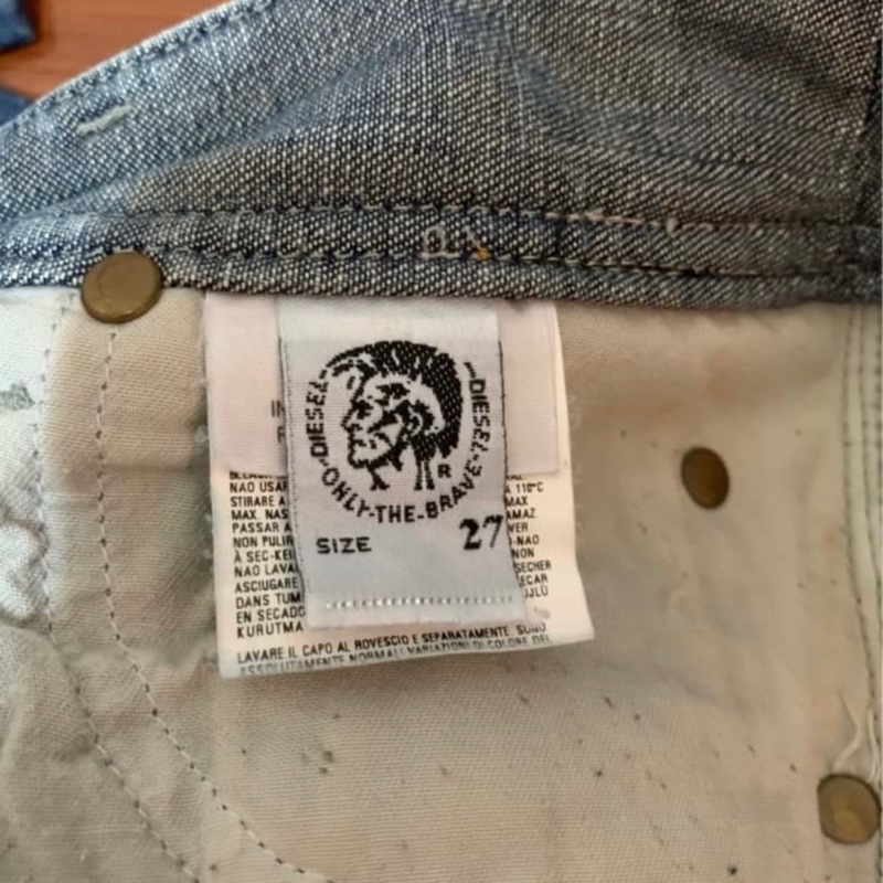 Diesel 義大利潮牌牛仔褲、經典款,褲況很新,衣櫥爆了隨便賣!-7