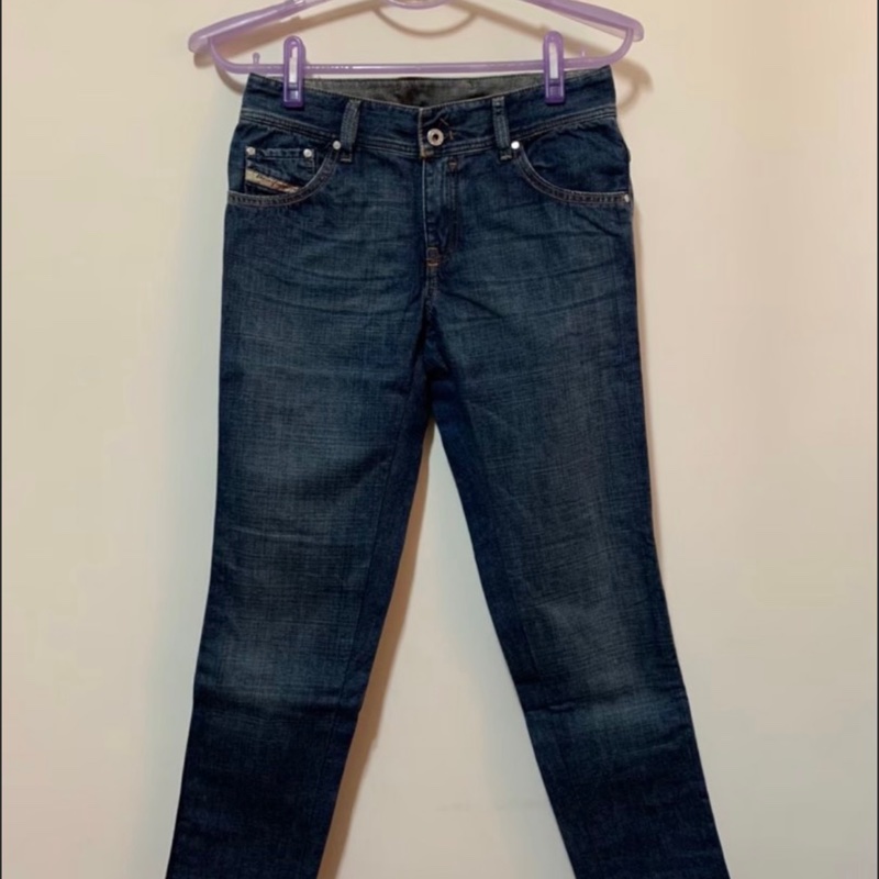 Diesel 義大利潮牌牛仔褲、經典款,褲況很新,衣櫥爆了隨便賣!-9