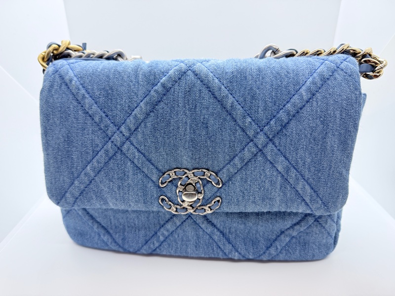 CHANEL 19 (26cm)-6