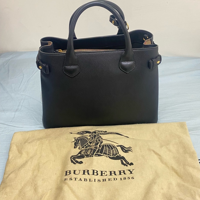 BURBERRY 烙印金字皮革側格紋手提/斜背兩用包(中)黑色 全新-1