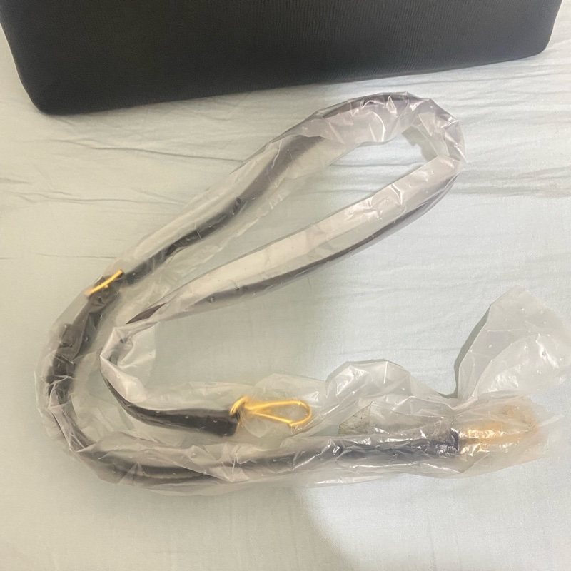 BURBERRY 烙印金字皮革側格紋手提/斜背兩用包(中)黑色 全新-4