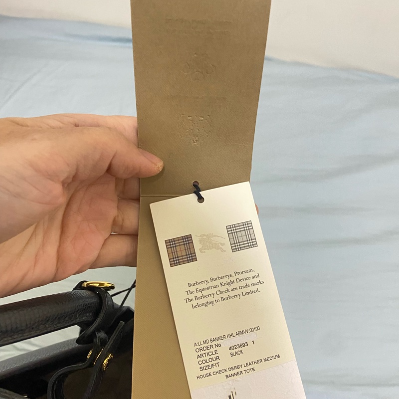 BURBERRY 烙印金字皮革側格紋手提/斜背兩用包(中)黑色 全新-5