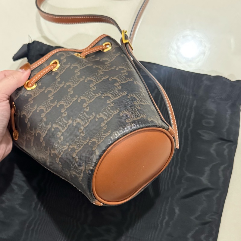Celine 老花經典mini水桶包-8