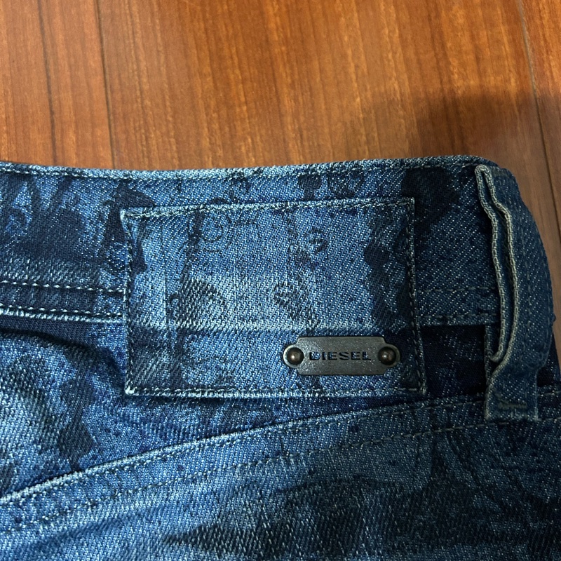 DIESEL 印刷刷洗牛仔褲,商品很新,少穿隨便賣-6