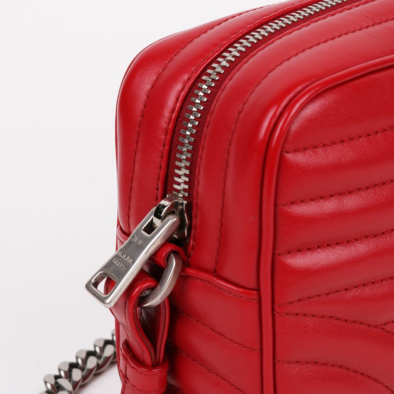 【包稅】PRADA 圖樣 紅色銀鍊單肩包 1BH083-4