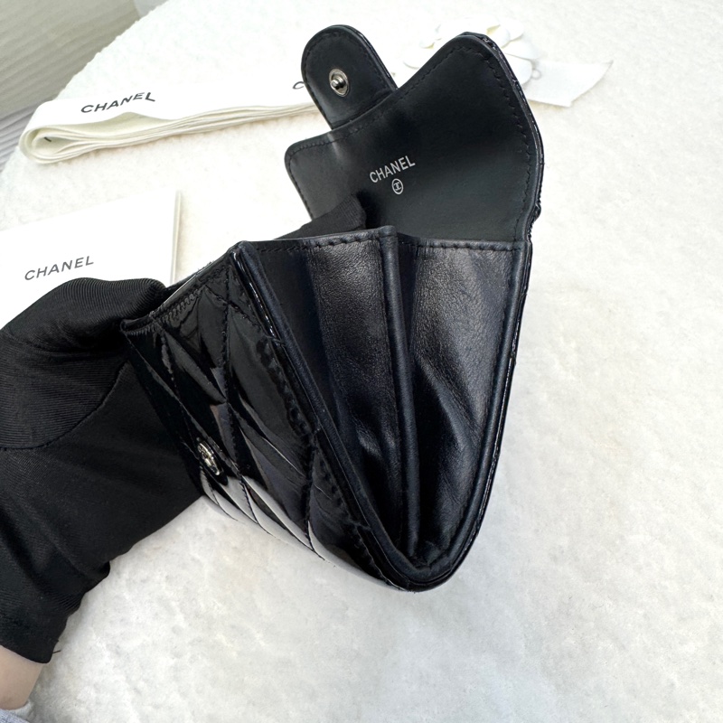 🖤香奈兒卡包🔥送皮穿鏈Chanel黑銀漆皮卡包A31504Y-13