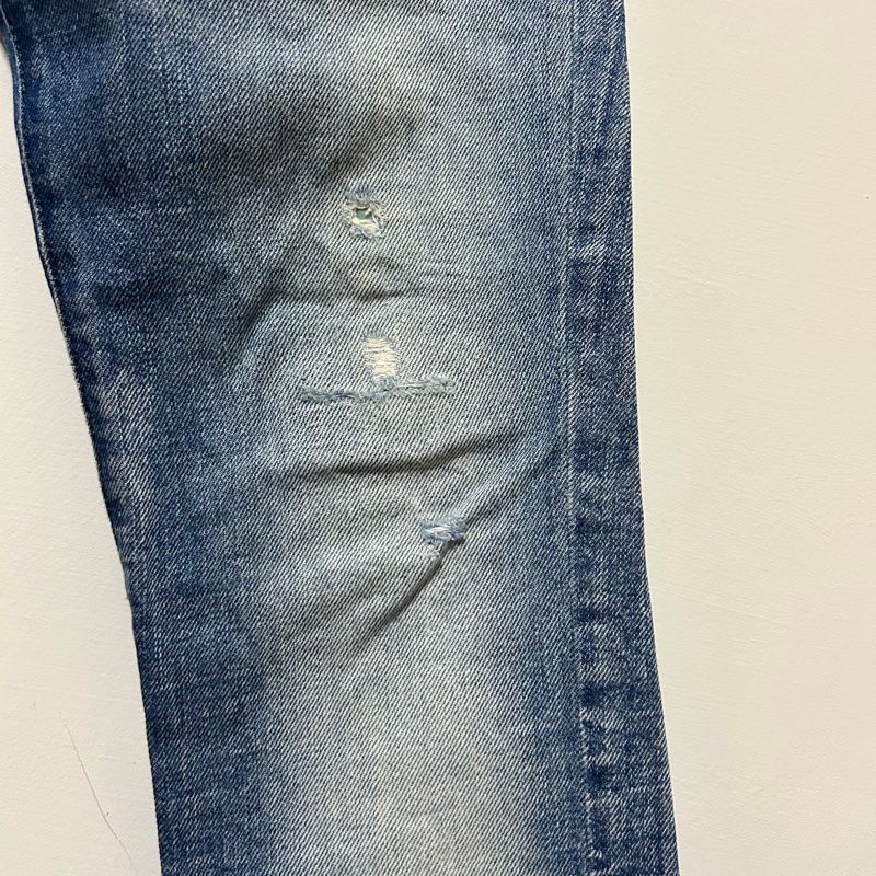 DIESEL刷白刷破牛仔褲-6