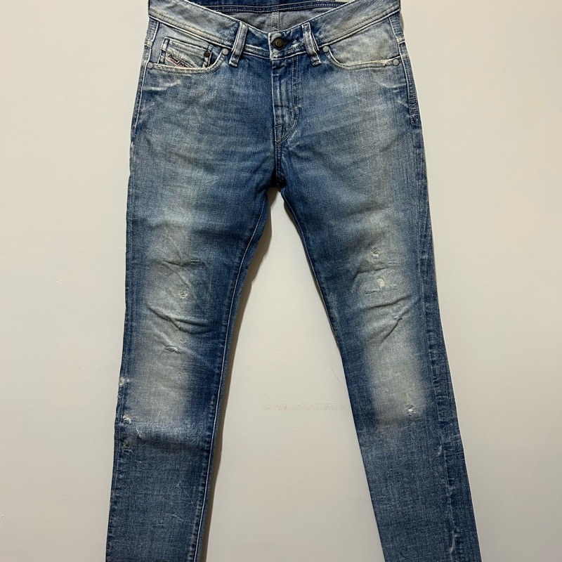 DIESEL刷白刷破牛仔褲-8