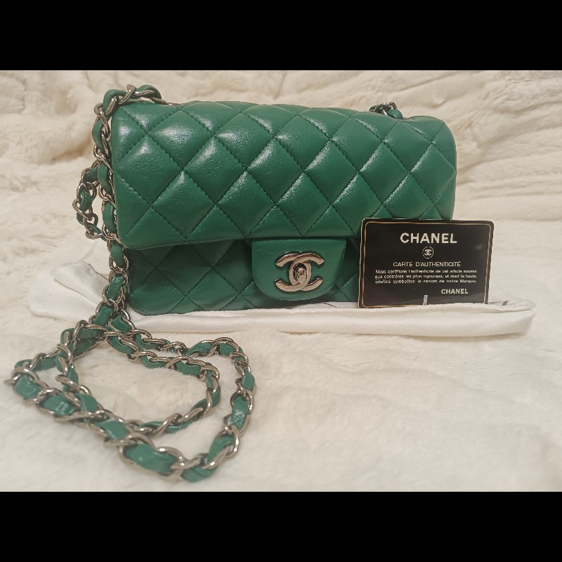 Chanel Classic Flap 20cm Mini Bag (12 × 20 × 6 cm)-1