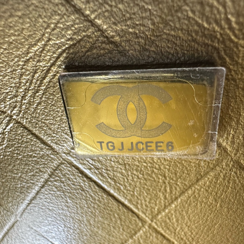 CHANEL香奈兒 22C早春系列黑金徽章Logo鴛鴦金屬扣CF-5