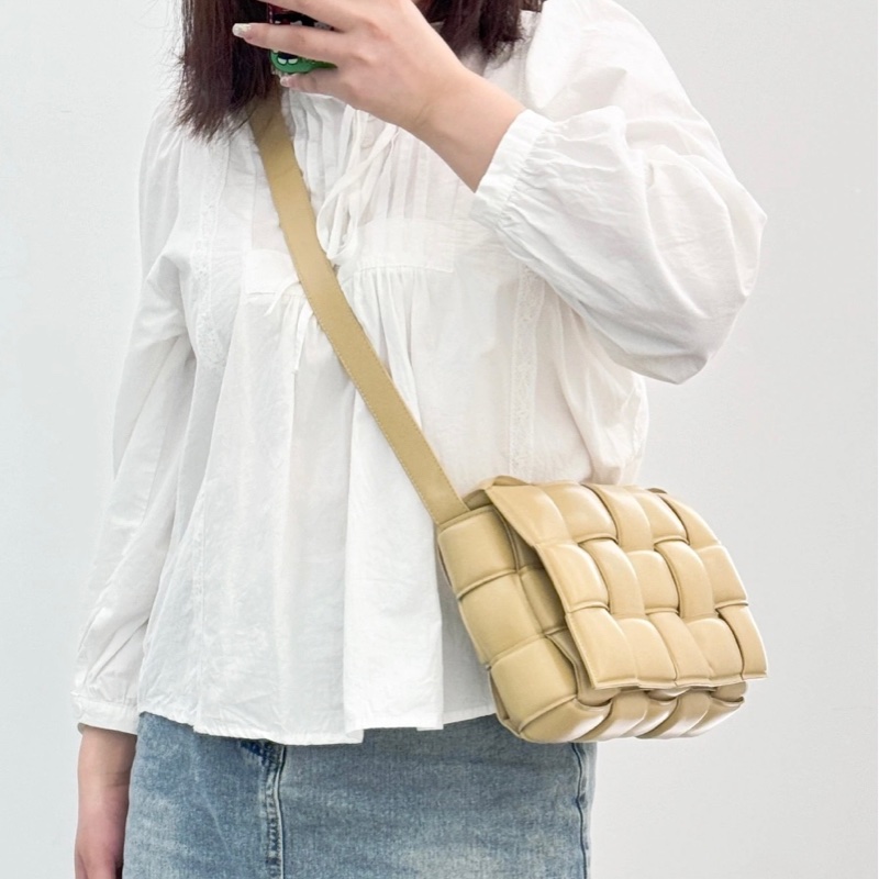 【軟糯糯🤤超Q彈】 BV 編織包 枕頭包 羊皮超柔嫩（專櫃13萬）-24