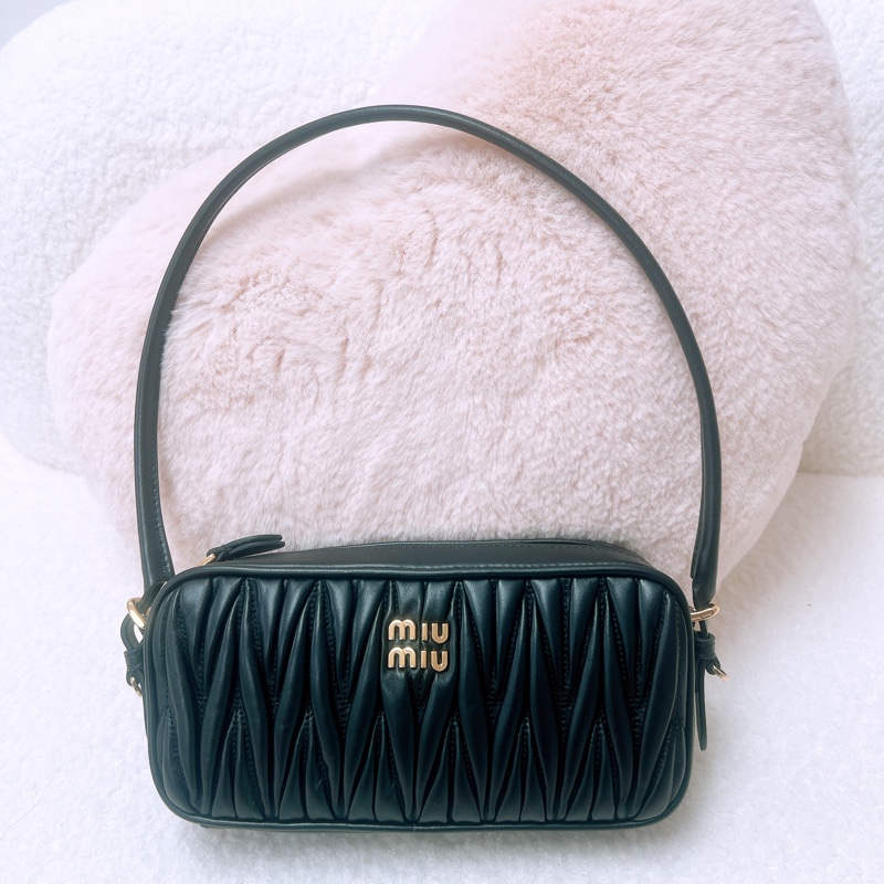 Miumiu hobo 黑色腋下包/相機包-0