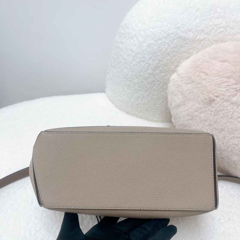 Loewe puzzle 沙色小號幾何包-2