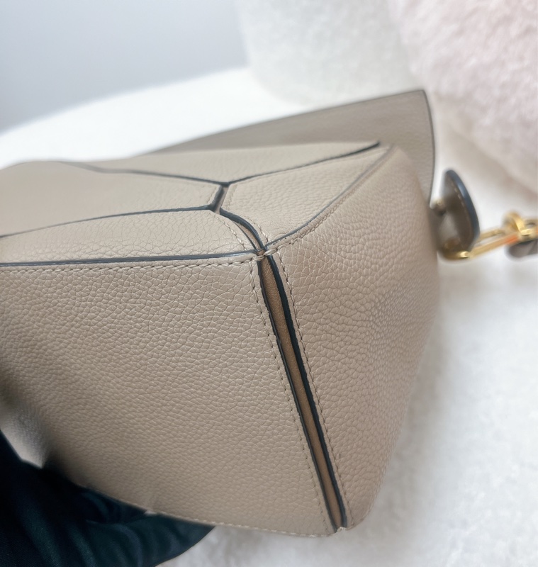 Loewe puzzle 沙色小號幾何包-3