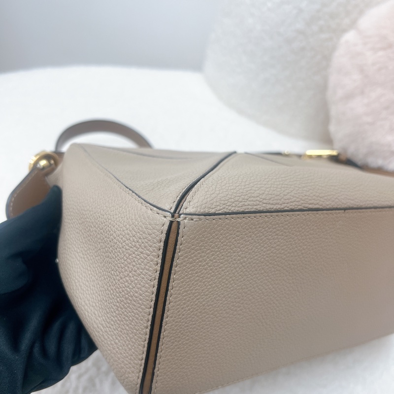 Loewe puzzle 沙色小號幾何包-7