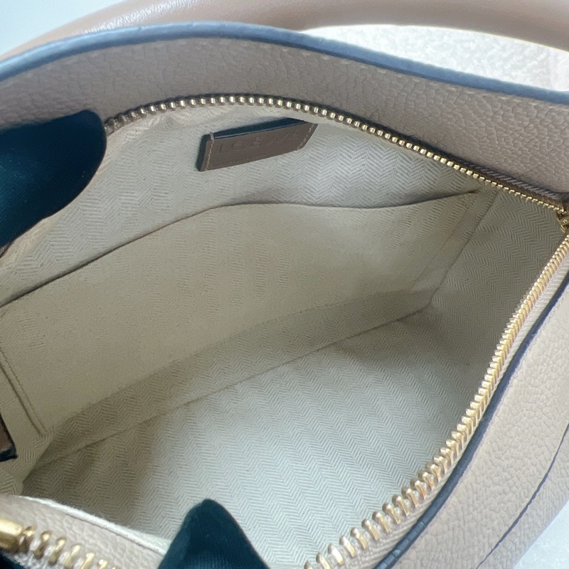 Loewe puzzle 沙色小號幾何包-11