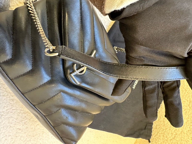 YSL/聖羅蘭黑銀 LouLou方胖子單肩包 中號尺寸底長24cm，原始成色狀態極佳。附防塵袋-9