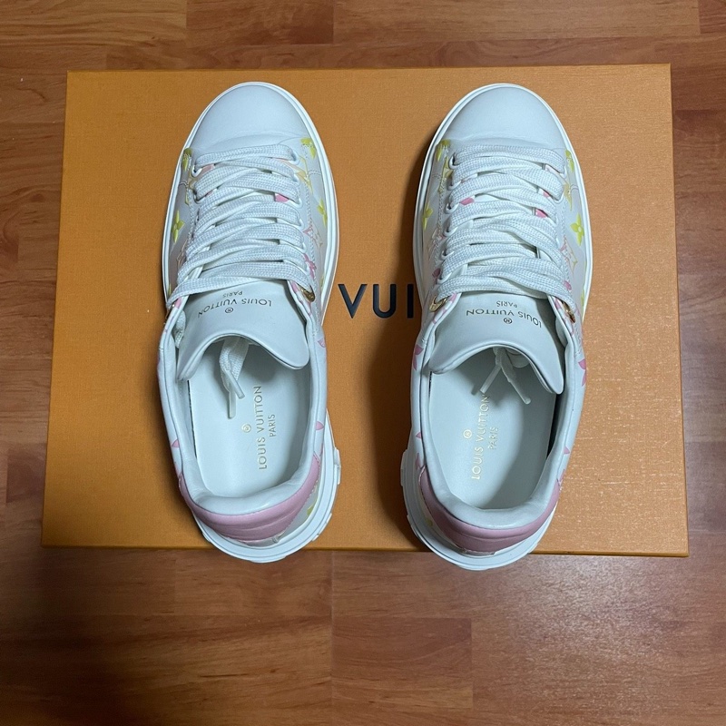 Lv Time Out浮雕壓印板鞋 路易威登休閒鞋 白色 36碼98新-3