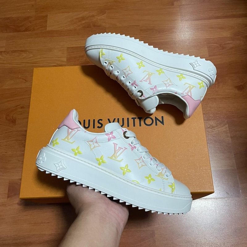 Lv Time Out浮雕壓印板鞋 路易威登休閒鞋 白色 36碼98新-7