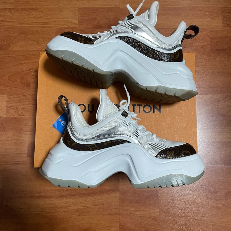 Lv Archlight拱橋鞋2.0 Lv休閒鞋 女款 白棕色 38碼-1