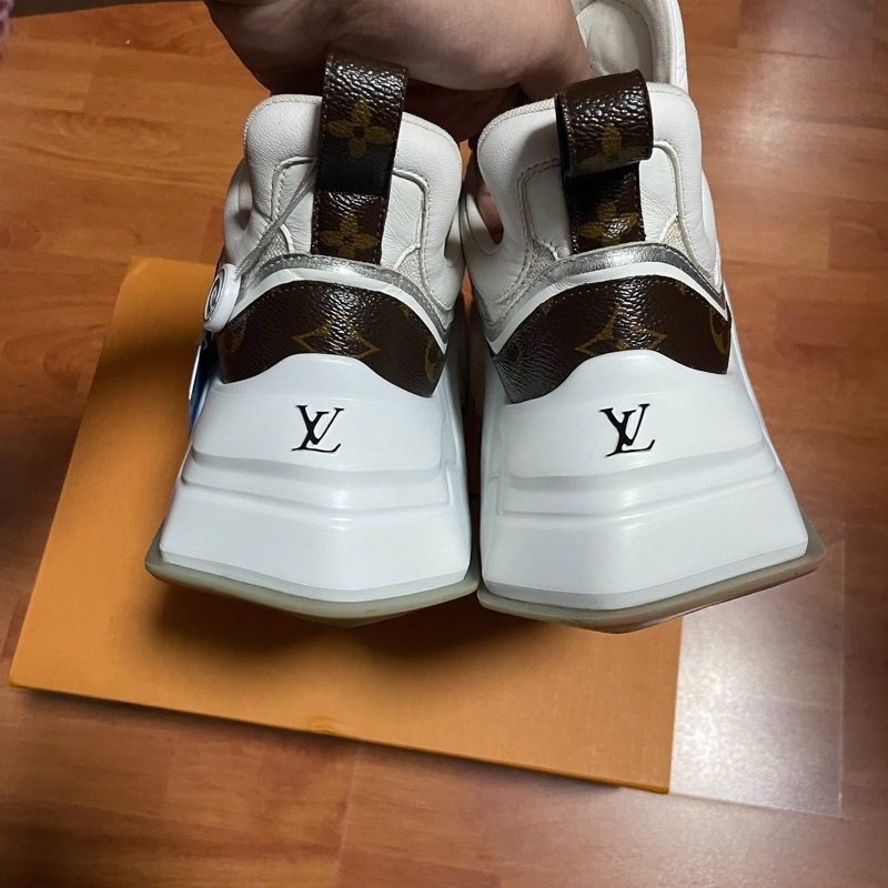 Lv Archlight拱橋鞋2.0 Lv休閒鞋 女款 白棕色 38碼-4