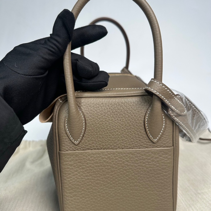 Hermes lindy26 大象灰金扣26×15×14cm 全新閒置配件塵袋鎖鑰匙盒子-5