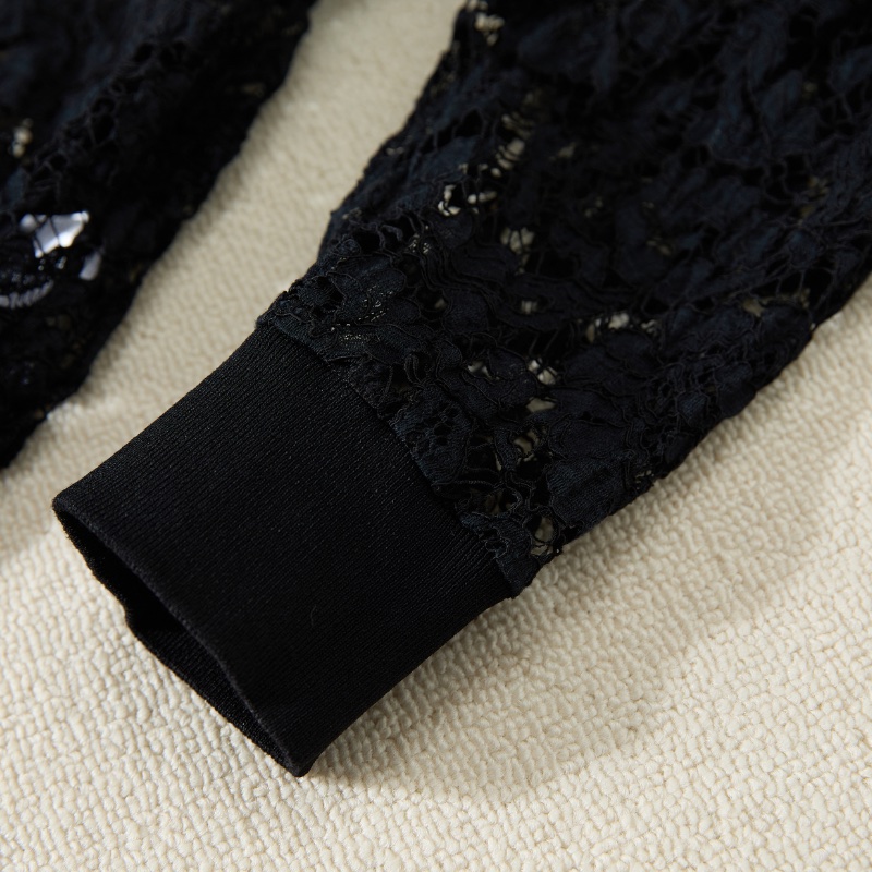 ❤️ VALENTINO LOGO款 蕾絲連帽上衣 時尚設計搭配出你的獨特氣質-3