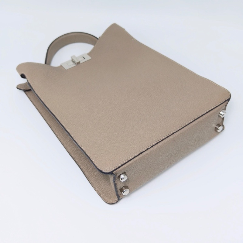 FENDI peekaboo系列大象灰銀扣手提肩背公事包17*33*8 98新配件塵袋雨衣-3