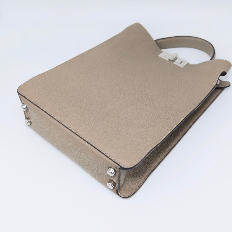 FENDI peekaboo系列大象灰銀扣手提肩背公事包17*33*8 98新配件塵袋雨衣-5